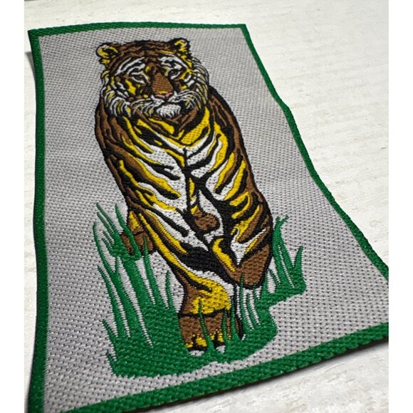 Tiger Embroidered Patch With Green Edge For Jackets Backpacks 4 x 2.5" - Picture 2 of 7